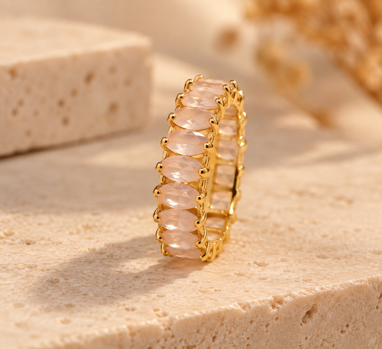 Anel Riviera Dourado com Pedras Rosé
