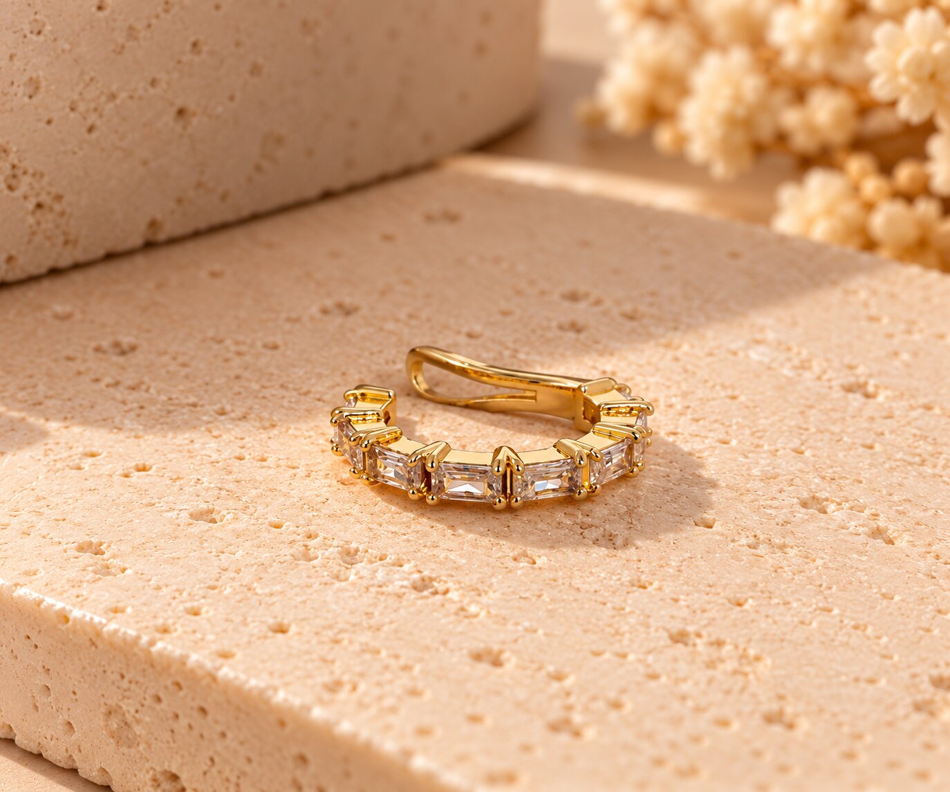 Piercing Fake Ear Cuff Dourado