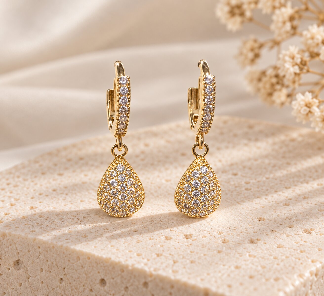 Brinco Argola Cravejada com Gota