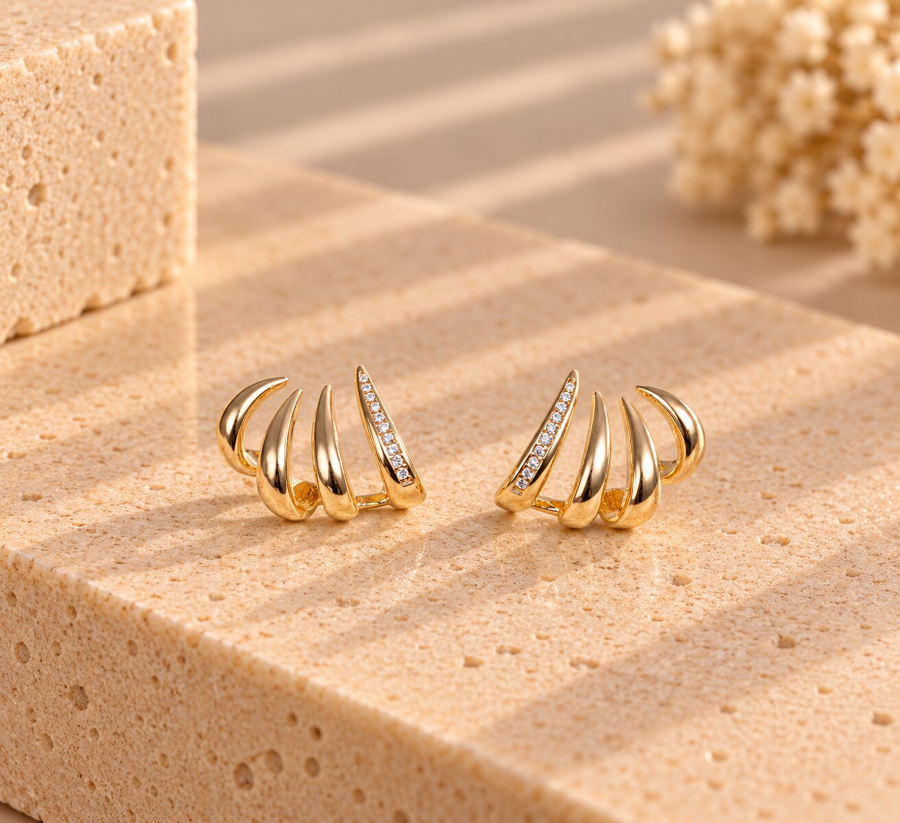 Brinco Ear Cuff banhado a Ouro 18k