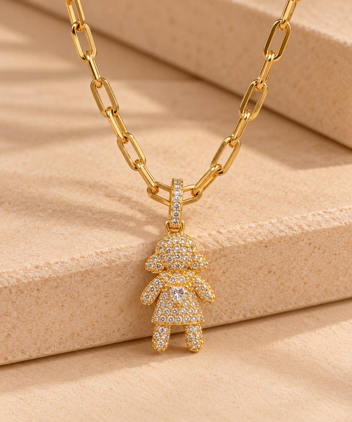 Colar Elo Cartier com Pingente Menina Cravejada