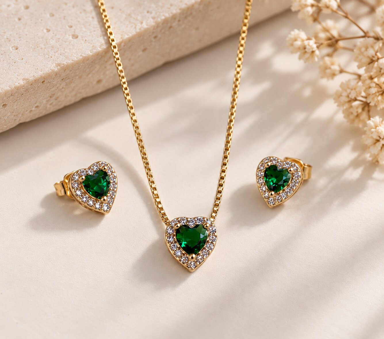Conjunto Coração Esmeralda Cravejado