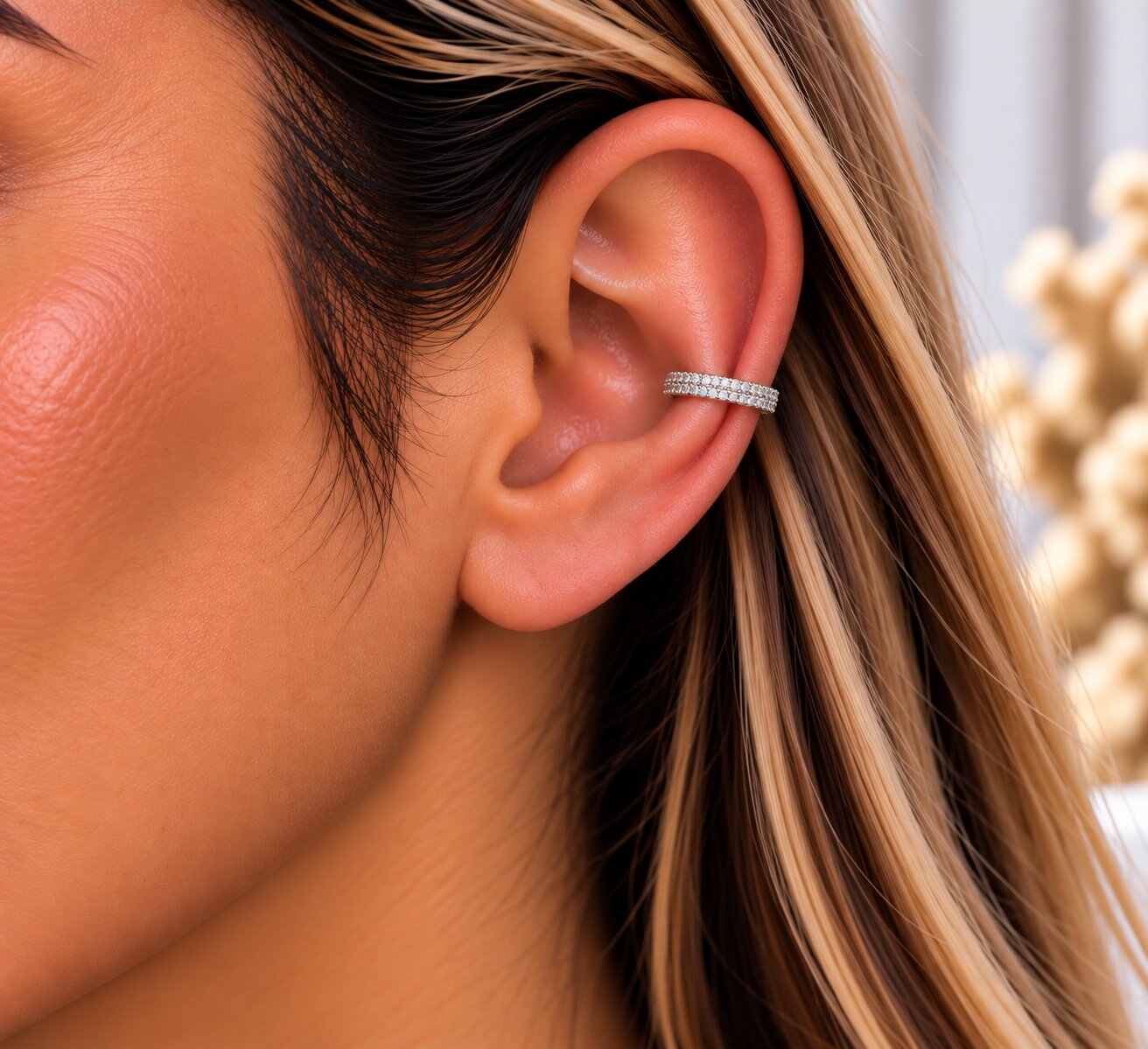 Piercing Fake Ear Cuff Prateado com Zircônias