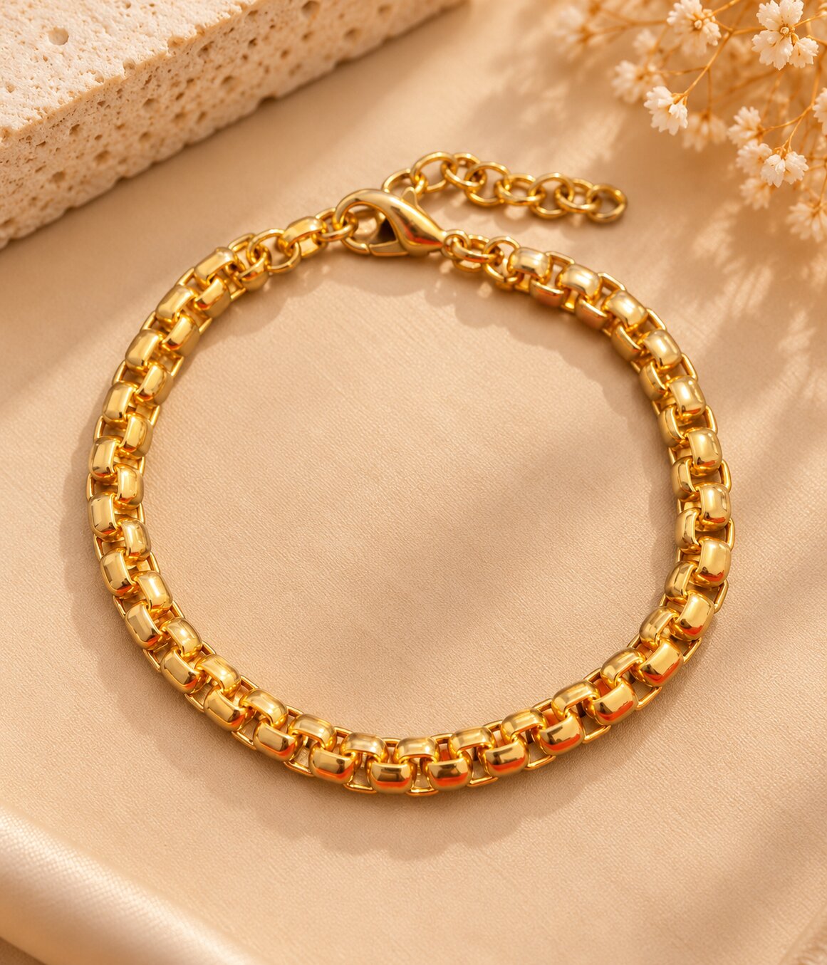 Pulseira Dourada de Elos Quadrados